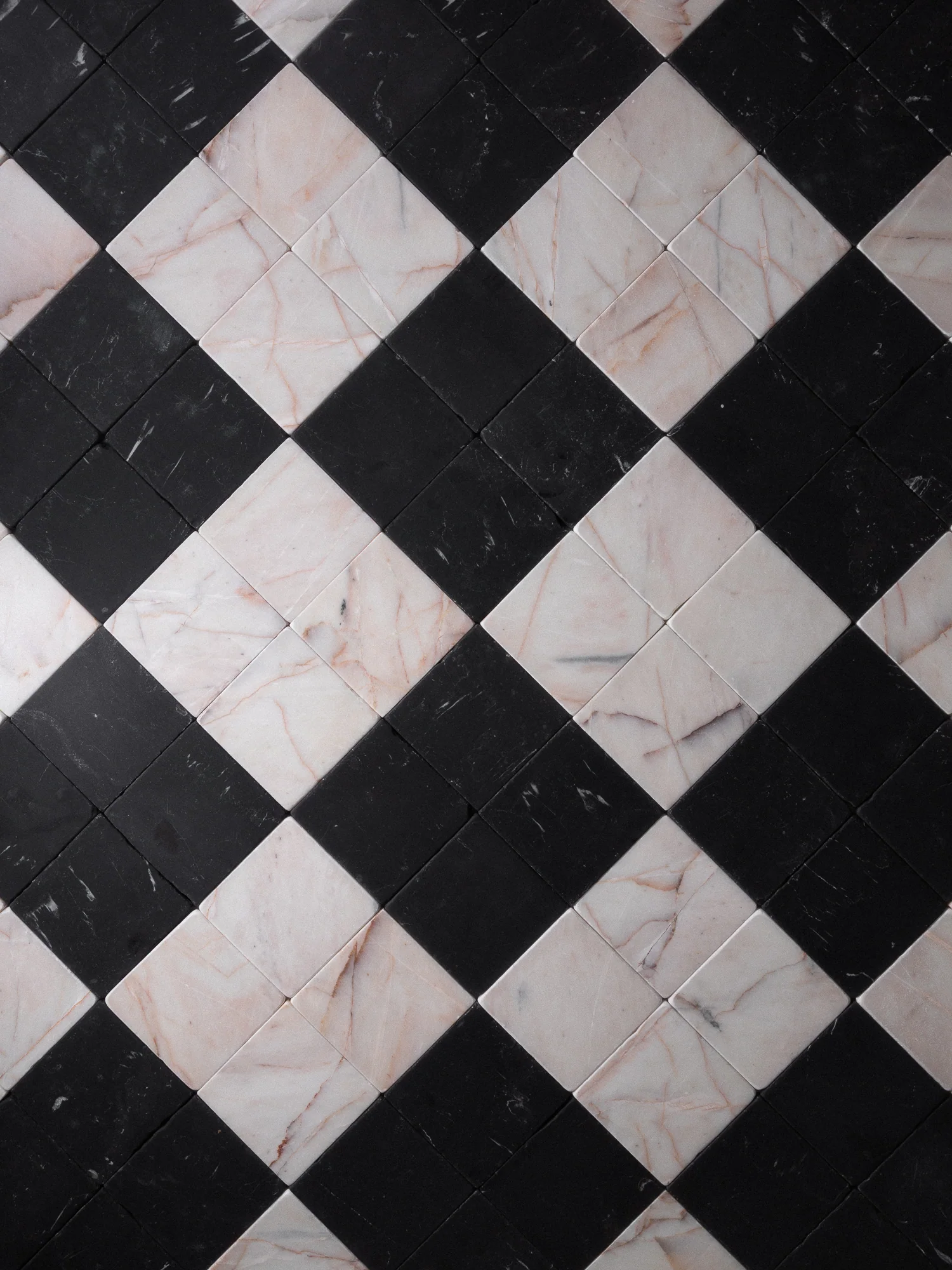 White #7 & Nero St. Gabriel 4"x4" Checkered Tumbled Marble - Image 5